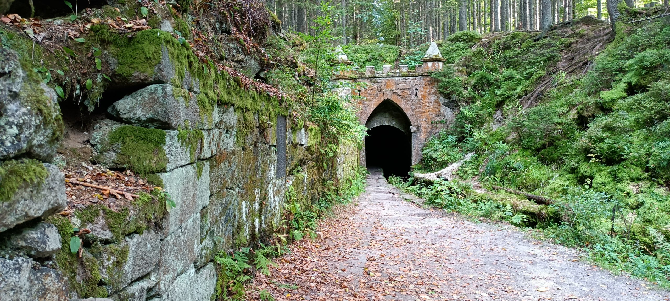 Horní portál plavebního tunelu